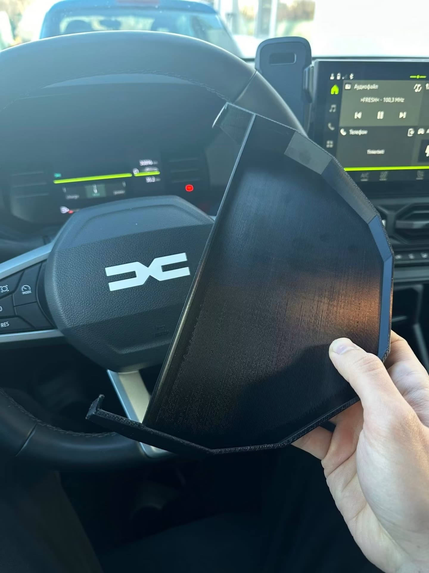Органайзер за мултимедията за Dacia Duster и Bigster